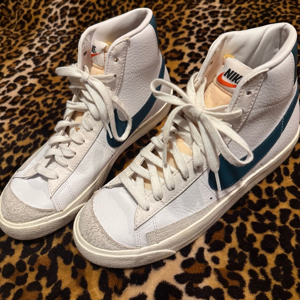 Nike men’s blazer mid 77